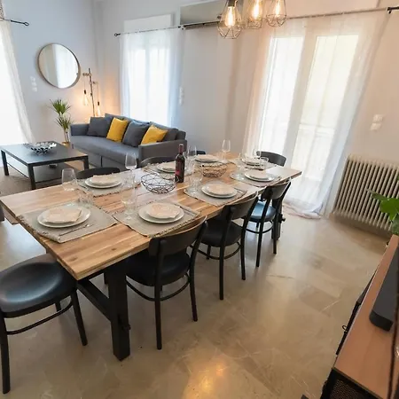 Large With Terrace And Spa Apartment